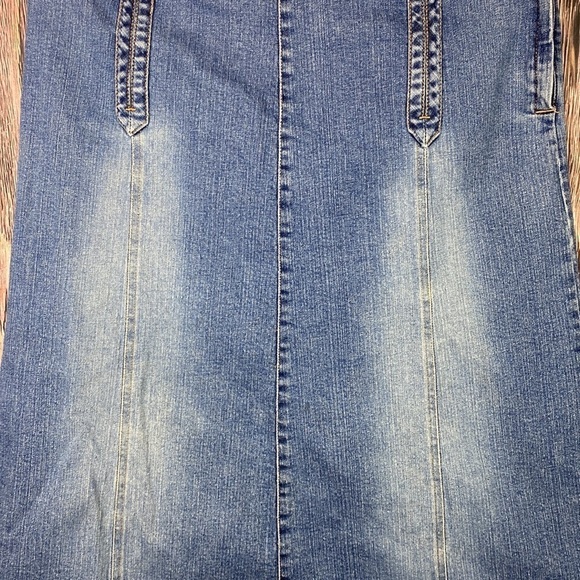 On Trend Denim Skirt - Picture 3 of 11